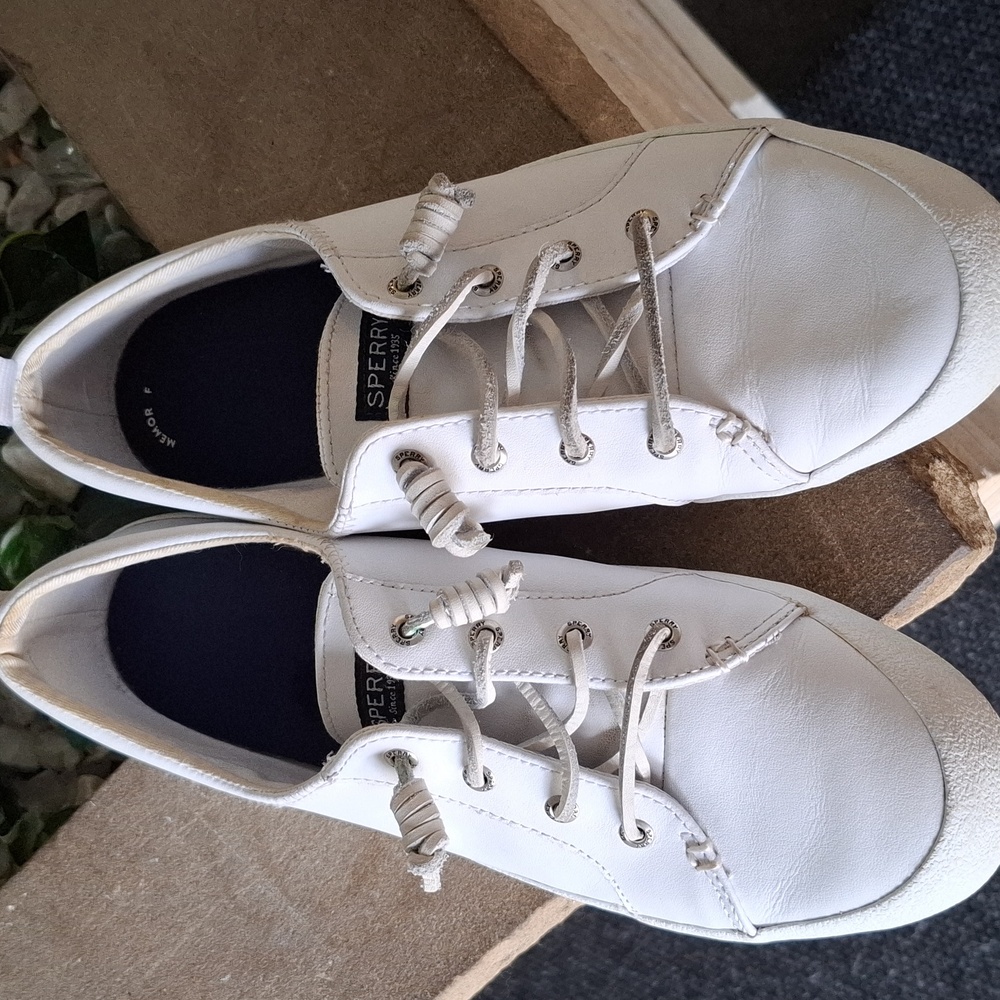 Sperry Size 10 Crest Vibe Leather Sneakers